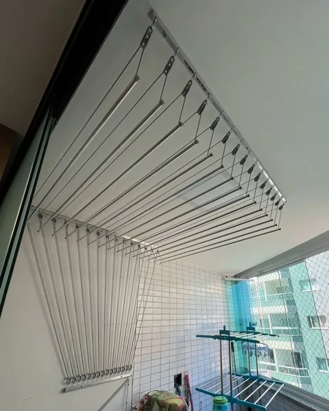 Varal de teto grande