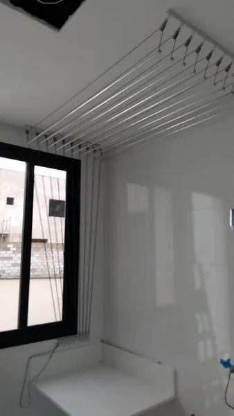 Varal de teto pequeno